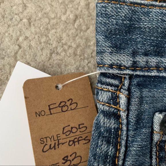 Levi’s 505 Regular Fit Cut Off Denim Shorts Medium/Dark Blue Wash 2013 / Size 33 - Picture 7 of 8